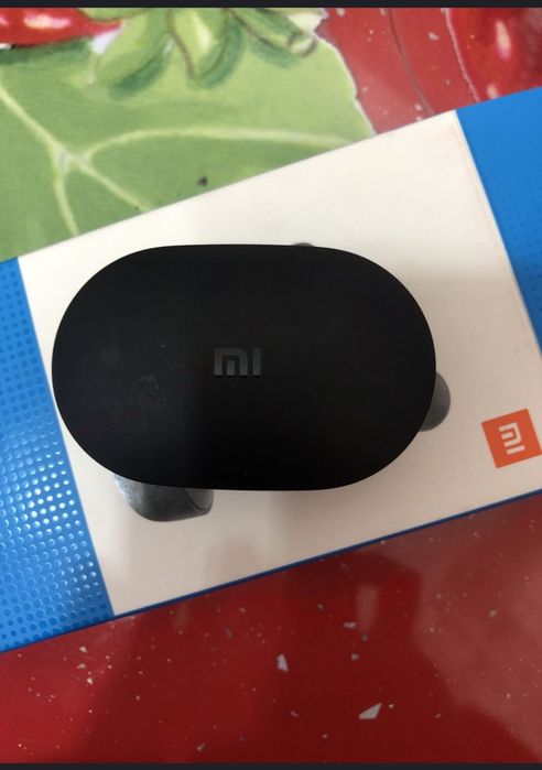 Vând căști xiaomi
