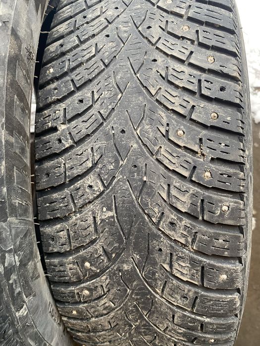 На 17 225/60 шипы 2 шт в наличии