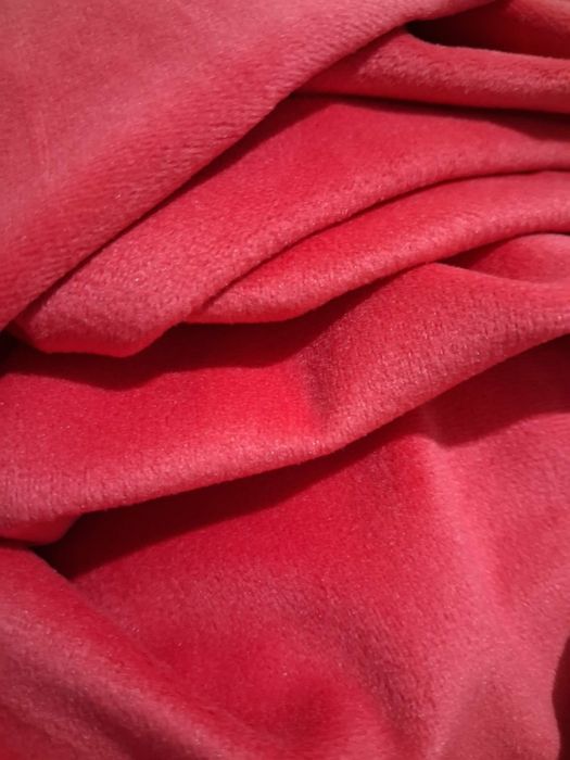 Funda mare din catifea roșie!