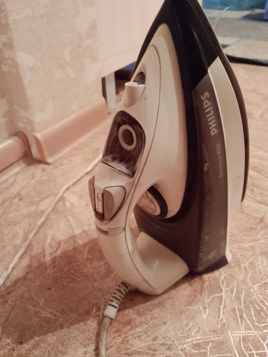 Продам утюг срочно