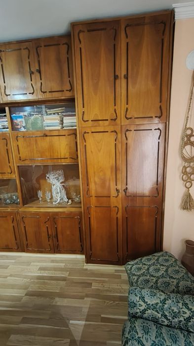 Дървена холна секция