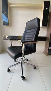 Офисное кресло для руководителя модель 611