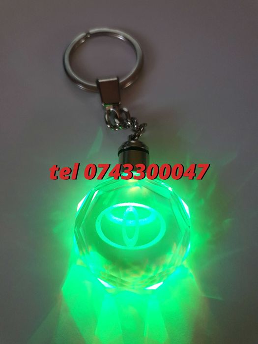 Breloc Sticla Cristal Cu Led 6 Culori Multimarca Toyota Si Alte Auto