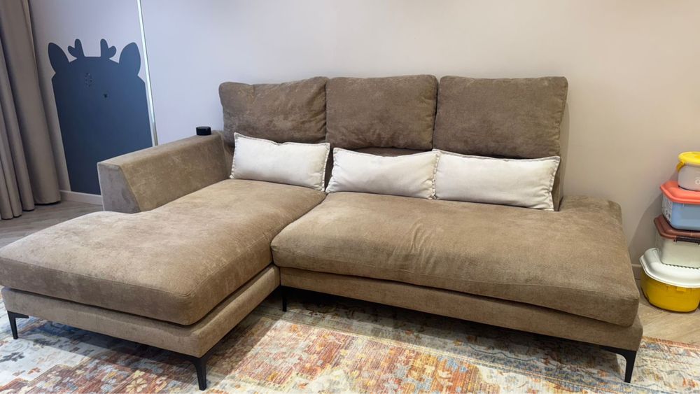 диван велюровый, длина 2.6 метров