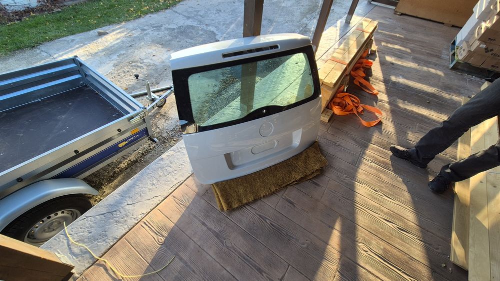 Продавам задна врата за Soda Yeti