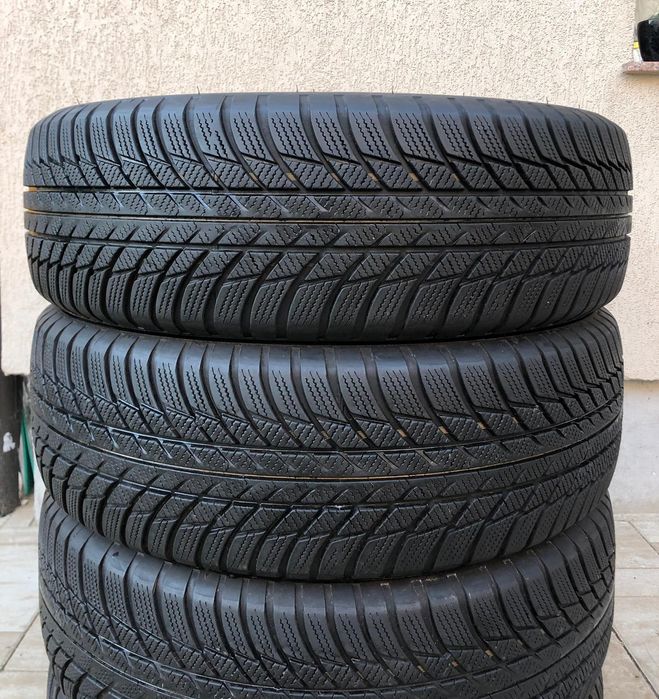 Set anvelope / cauciucuri iarna 215/65/17 Brigestone Blizzak