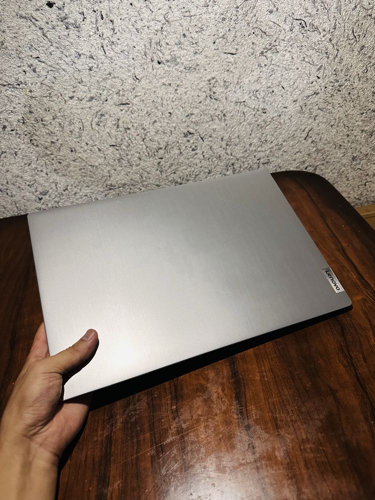 Lenovo core i3 holati ideal narxi arzon