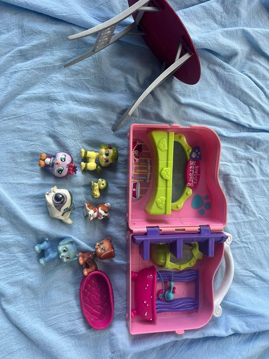 Собачки с домиком набор , и стол для барби