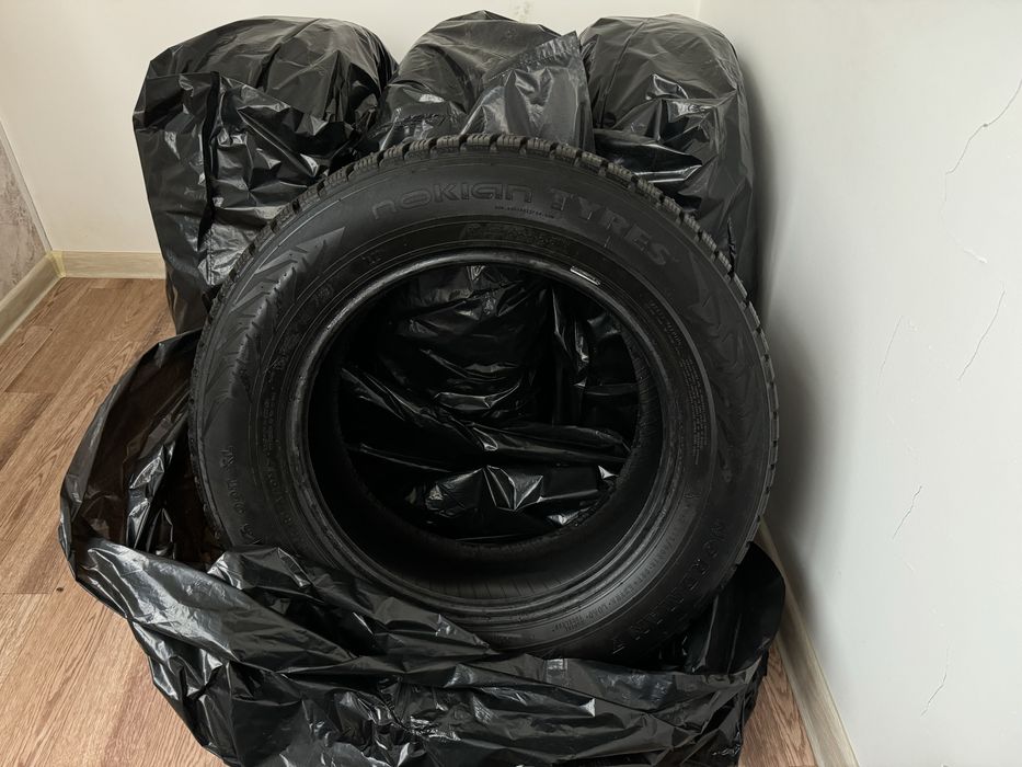 Шипованные шины 215/60/16 R16 б/у. Комплект