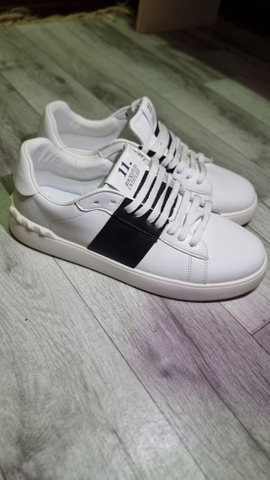 Продаётся кроссовки бредовые