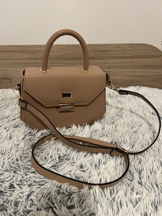 Чанти Guess, Shein, Sinsay