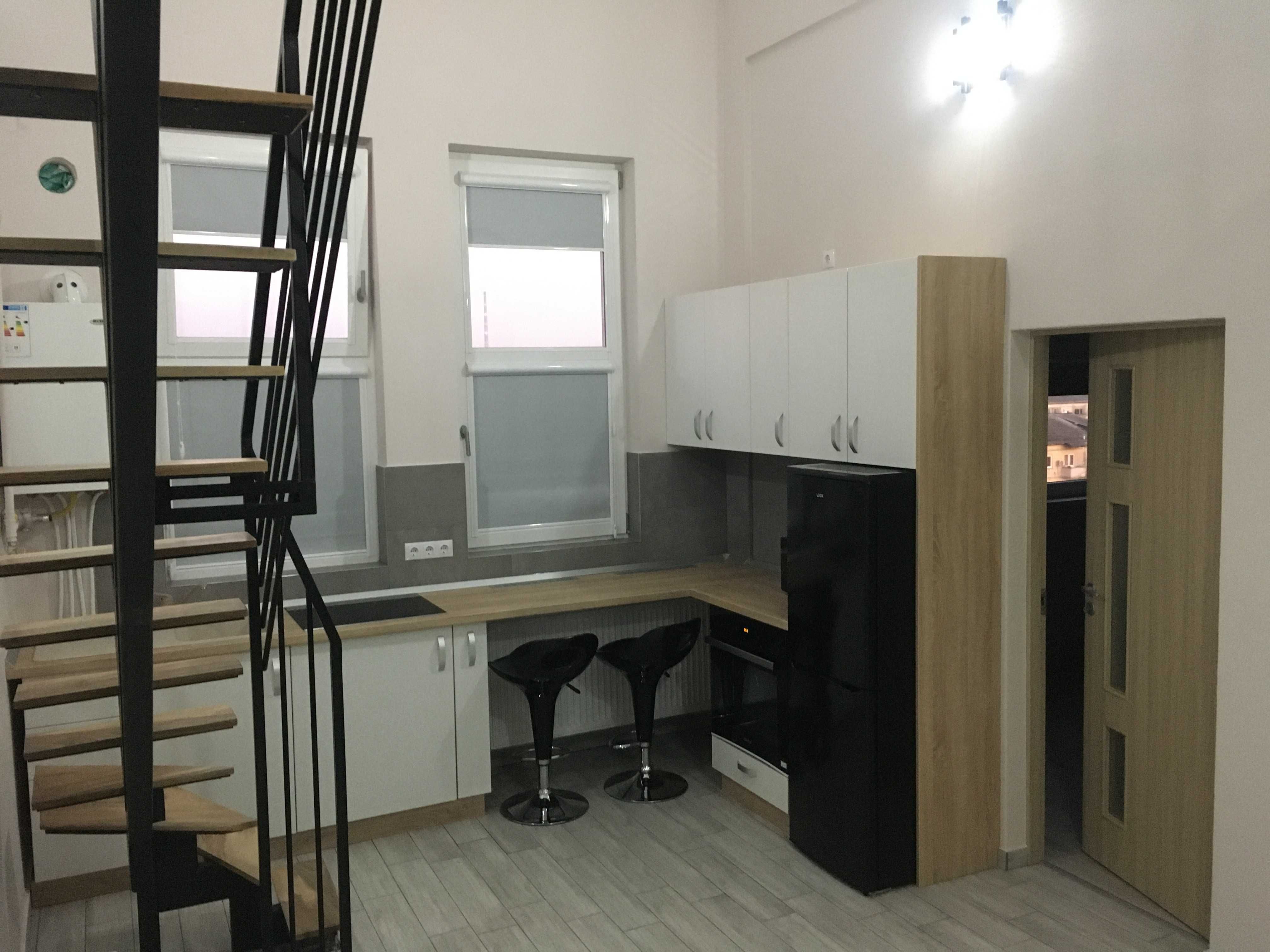 Închiriez apartament 3 camere, decomandat, deosebit