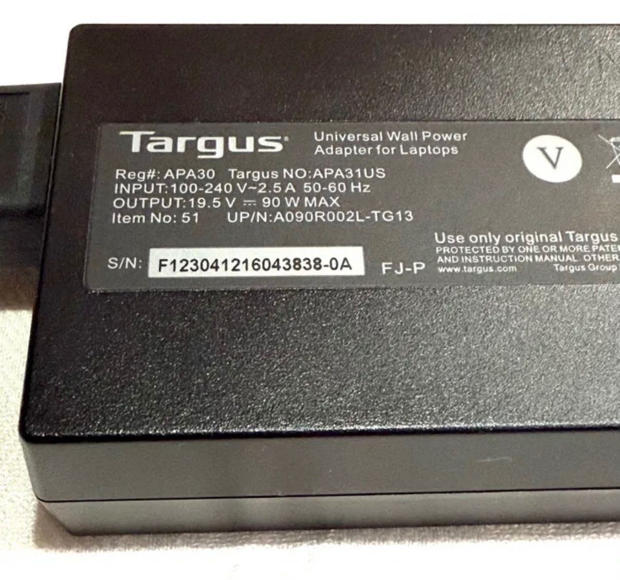 Универсално Зарядно Устройство за Различни Модели Лаптоп Targus 90W