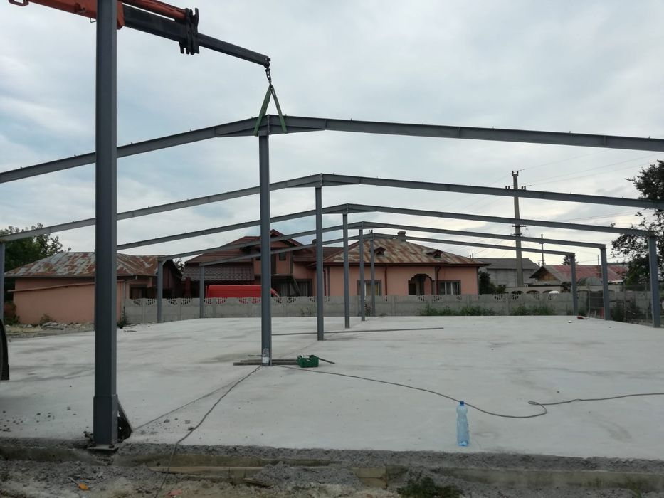 Vand hala metalică solide din profil metalic