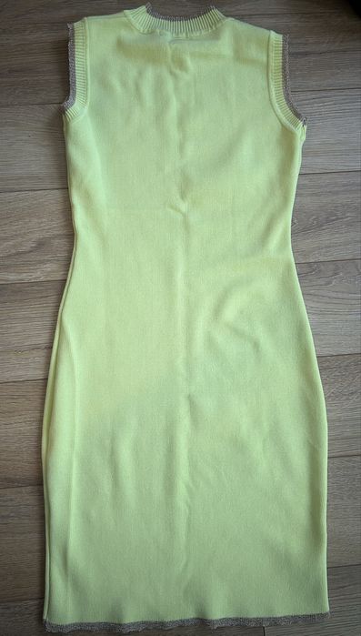 Къса жълта рокля  със златни елементи