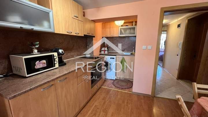 Дава се под наем Двустаен апартамент в Варна, Погреби - 61 кв.м за 459 € - Снимка #1