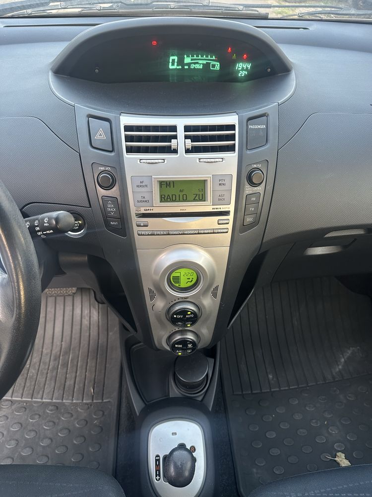 Vand Toyota Yaris Automata