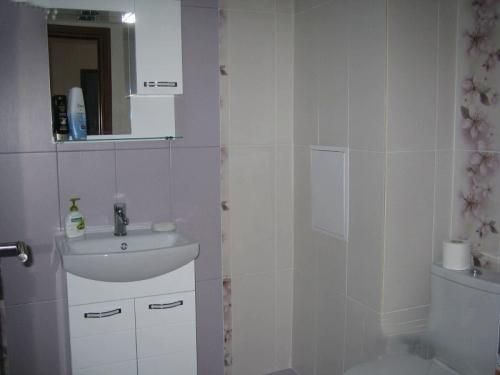 Дава се под наем Двустаен апартамент в София, Студентски град - 75 кв.м за 700 € - Снимка #5