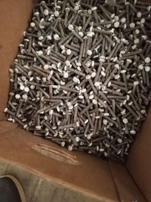 Болт гайка сотилади