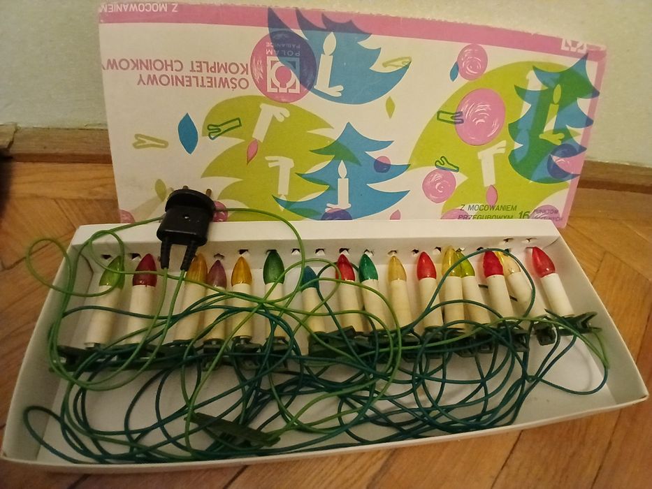 Instalatie vintage pom Craciun cu 16 lumanari