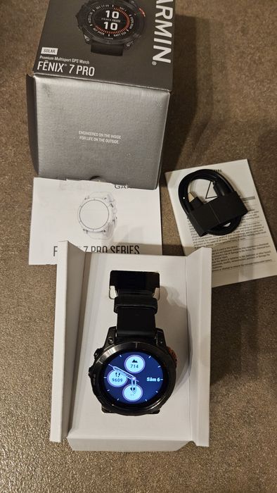 Garmin fenix 7 pro solar 47 mm sau schimb cu smartwatch de 46, 45 mm.