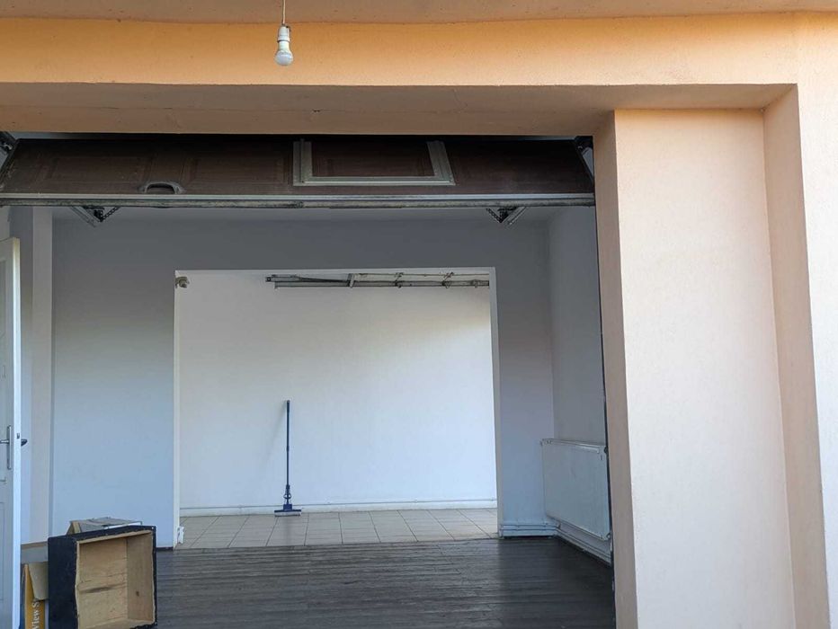 DE VÂNZARE/DE ÎNCHIRIAT Sconstruită 277 mp, teren 1.255 mp