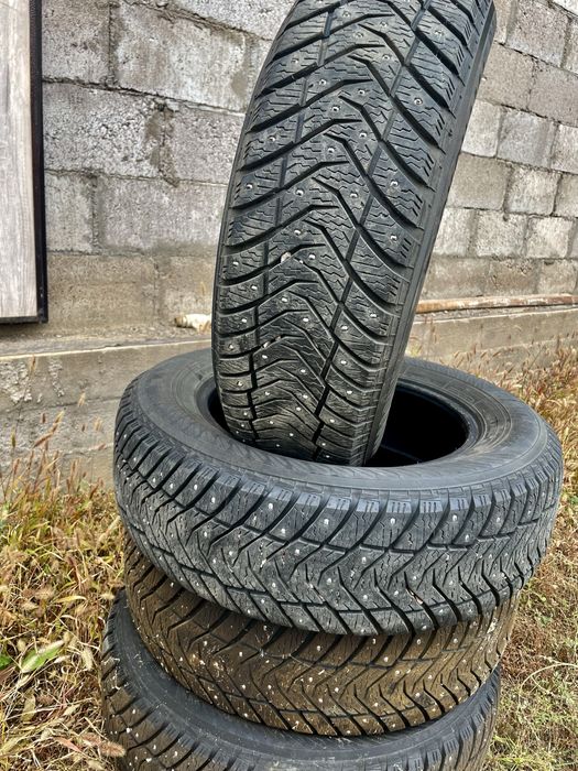 Продам зимнюю резину 205/65/16