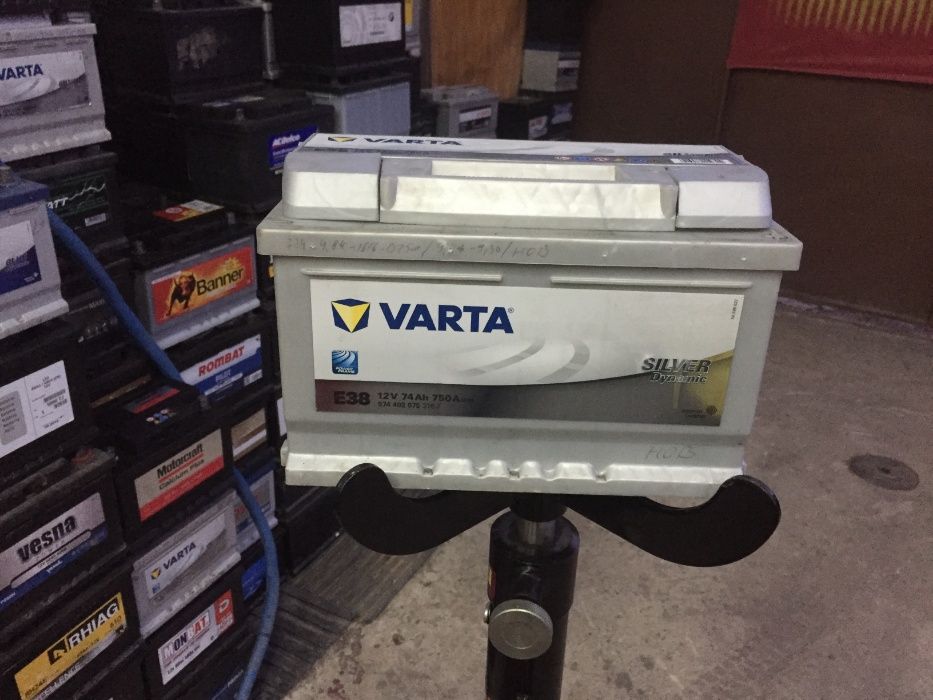 акумулатор 74 ач,гаранция,доставка приспадане за стар акумулатор