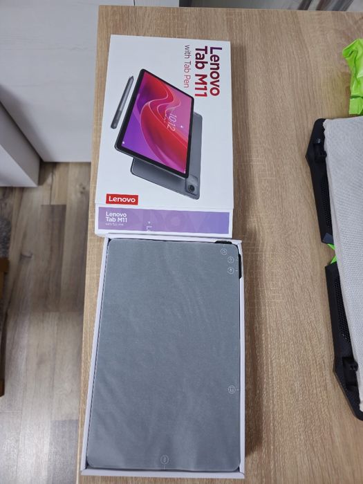 Tableta Lenovo M11 cu pen