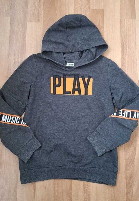 Продам свитер для мальчика