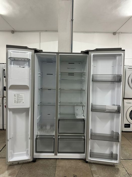 Frigider Side by Side Samsung A+++