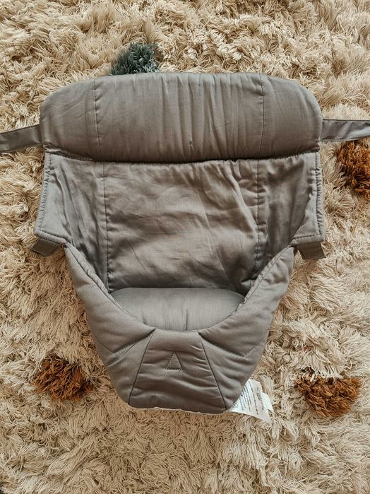 Ergobaby Easy Snug вложка за новородено