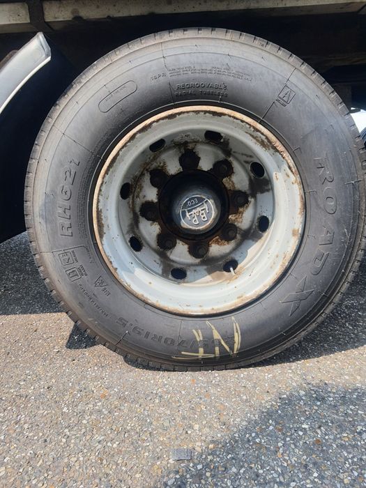 Vând cauciucuri 265/70R.19,5