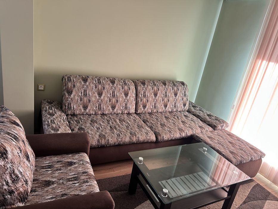 Диван, фотьойл и табуретки