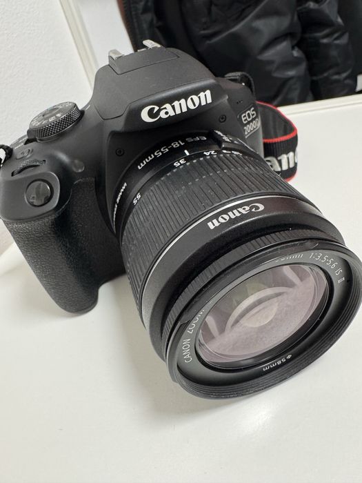 Aparat foto dslr canon eos 2000d