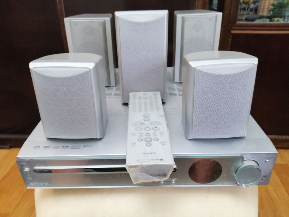 Vând sistem Sony 5.1 complect