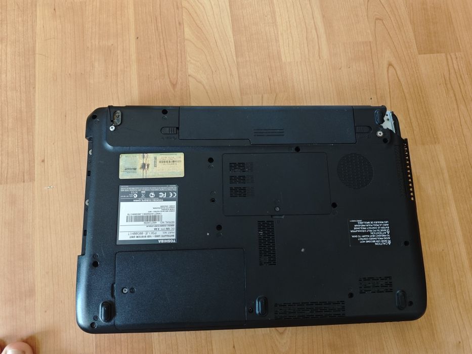 Vând/schimb laptop toshiba