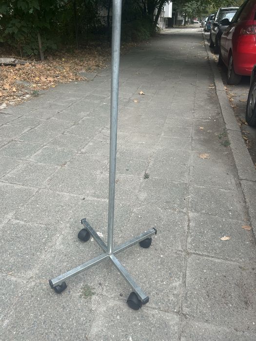 Медицинска стойка с рамка