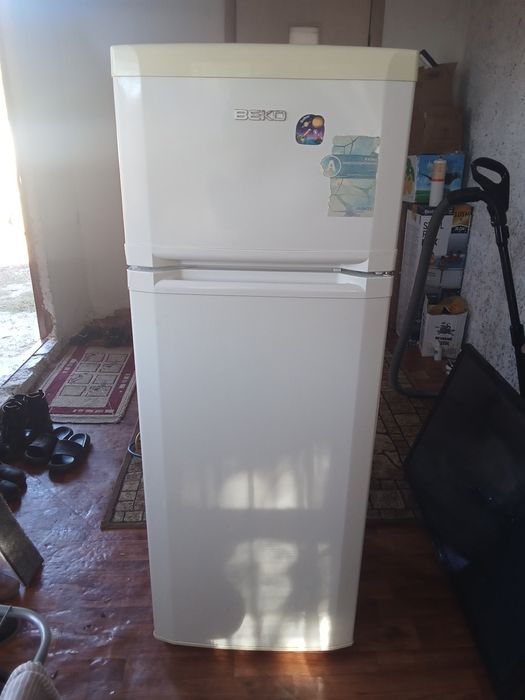 Продам холодильник
