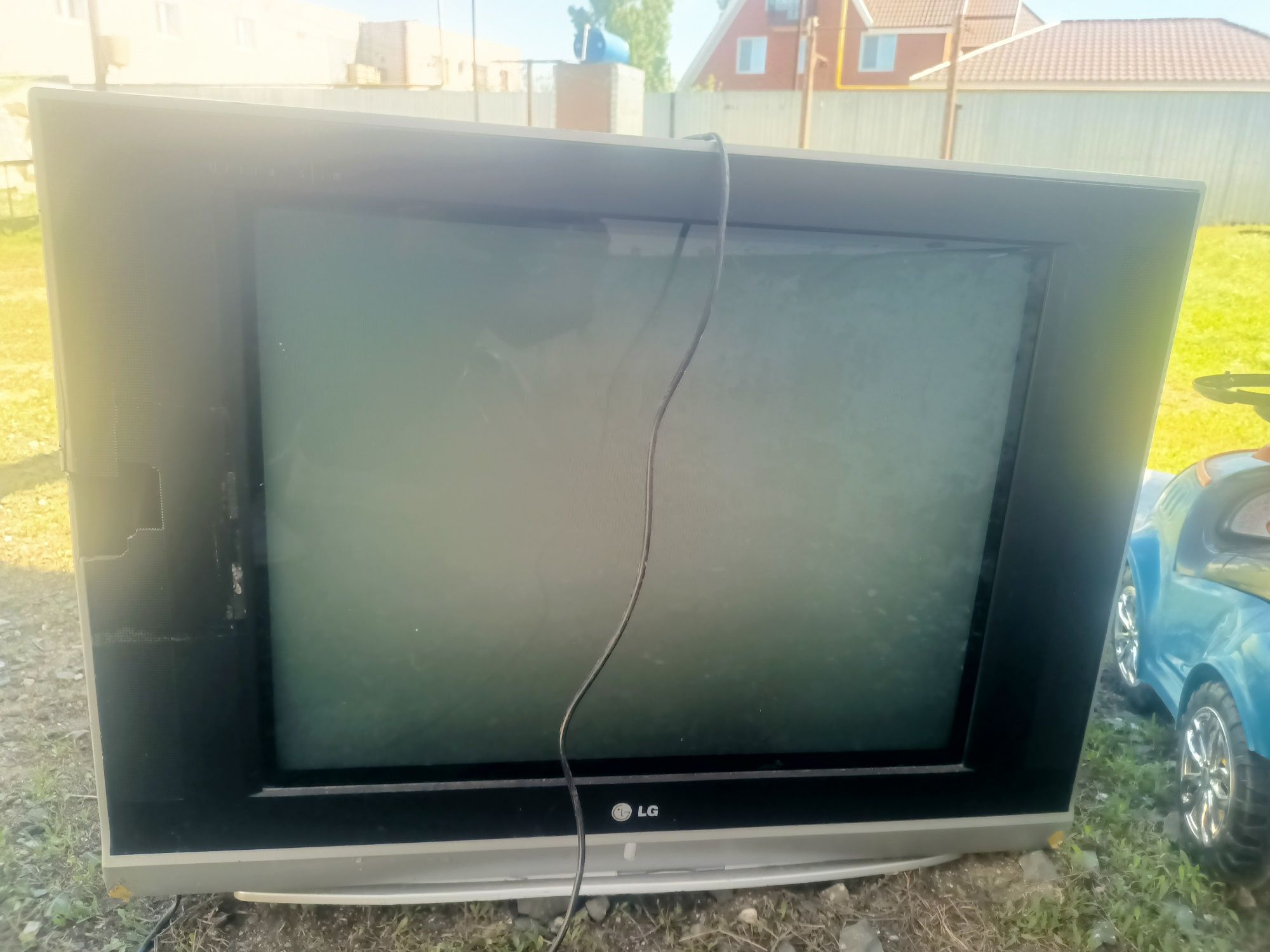Продам телевизор большой