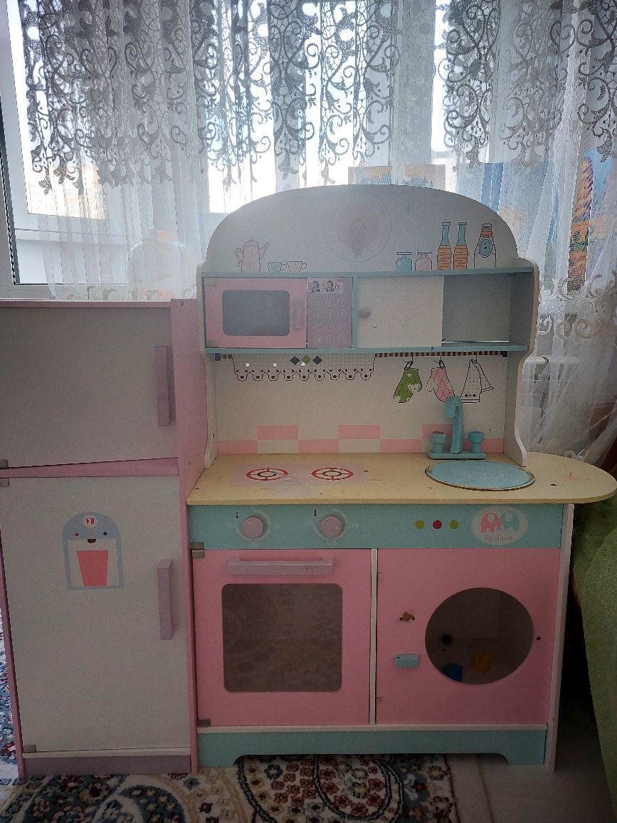 Продам кухню деревянную
