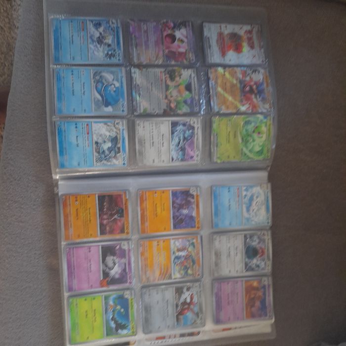 Cartonașe pokemon rare și reale