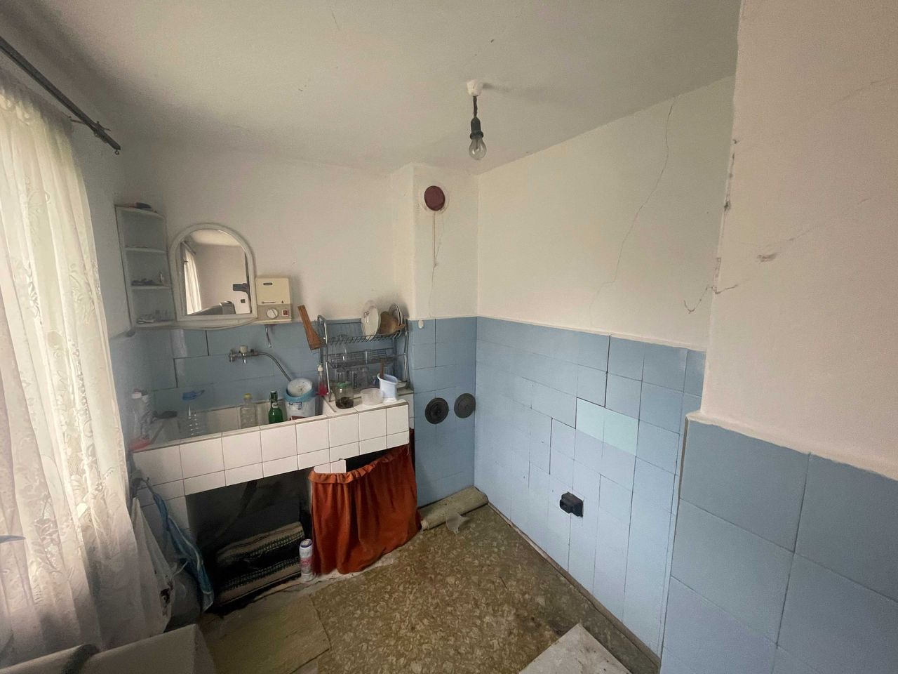 Продава се Къща в Габрово, Център - 40 кв.м за 472 €/кв.м - Снимка #2