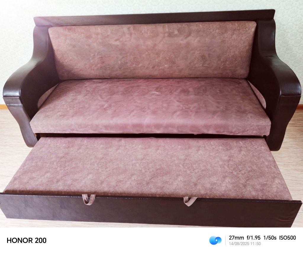 Продам диван стол
