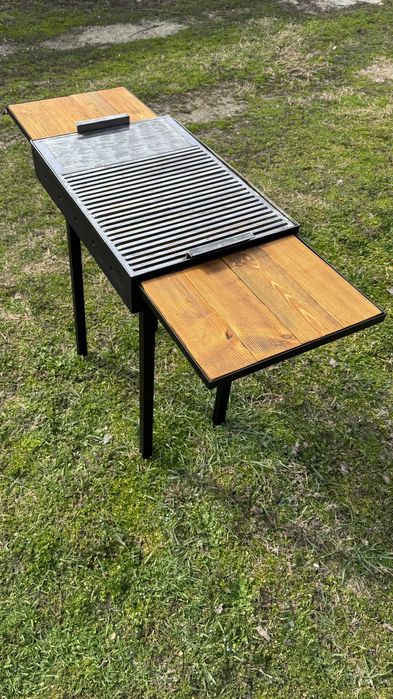 Gratar demontabil cu masa