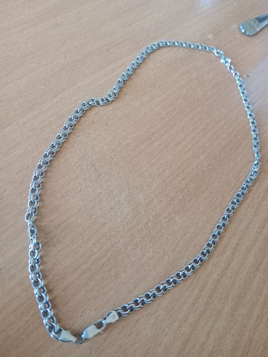 Продам цепочку серебро