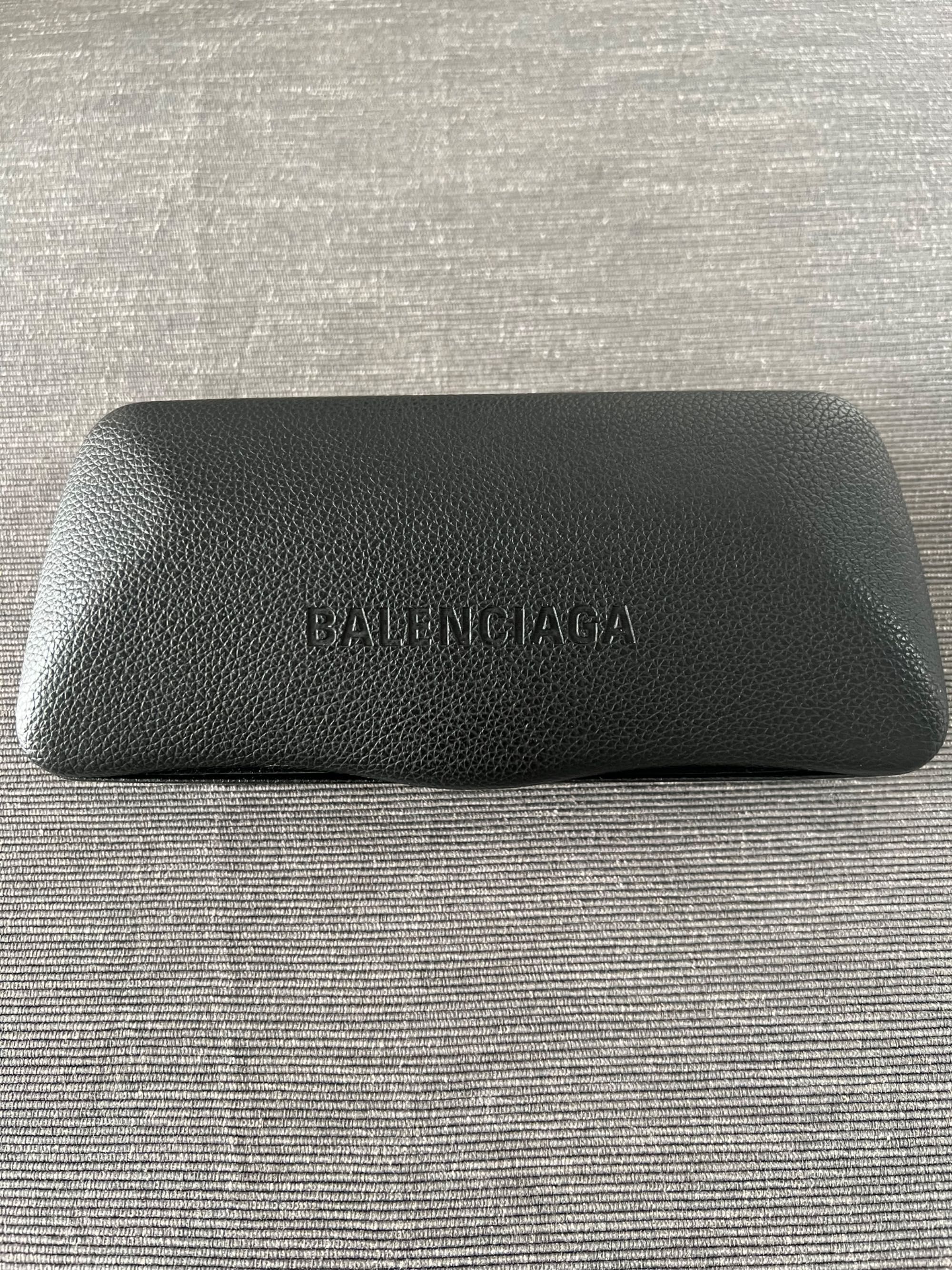 Слънчеви очила BALENCIAGA