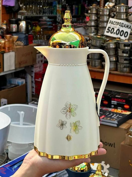 Термос для чая 1 л с золотой крышкой и цветочным дизайном