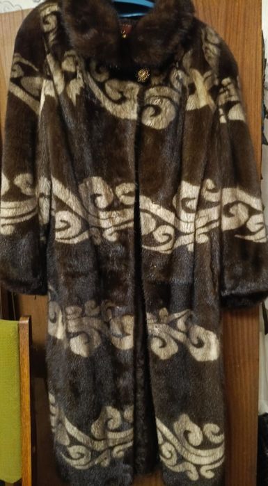 Норквая шуба,почти новый, почти не одевала,размер 48/50