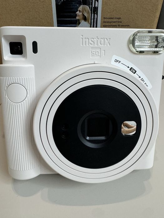 Продам фотоаппарат Instax